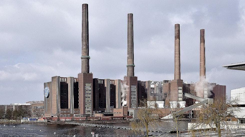 Volkswagen_Kraftwerk_Kanal.jpg