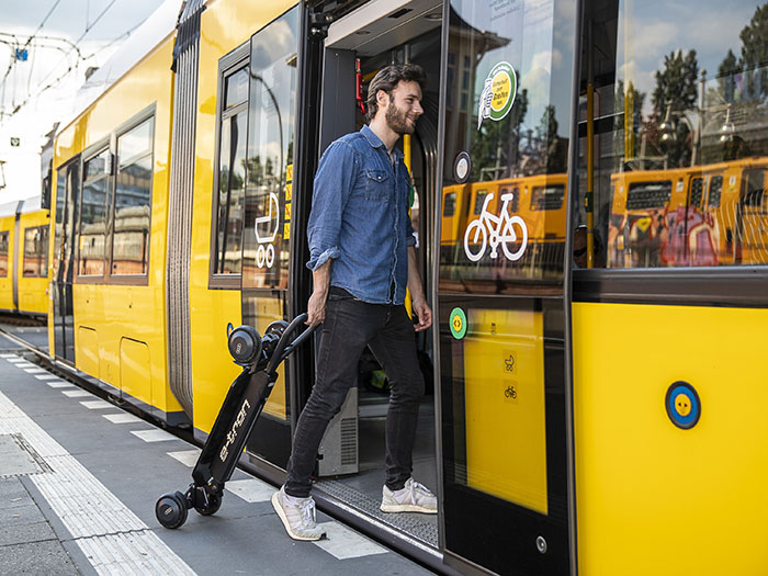 audietronscooterautobus.jpg
