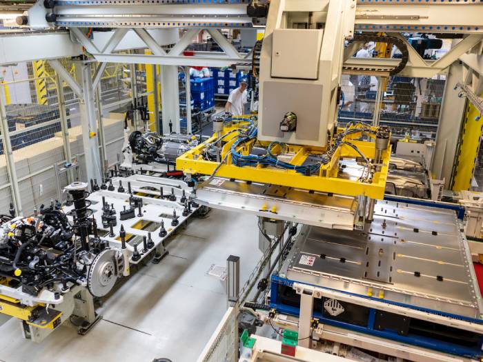 batterieskodaassemblaggio.jpg